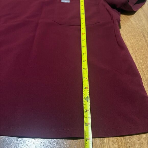 FIGS Women’s Scrub Top Size M Burgundy Dark Red Short Sleeve Medical - Picture 5 of 8